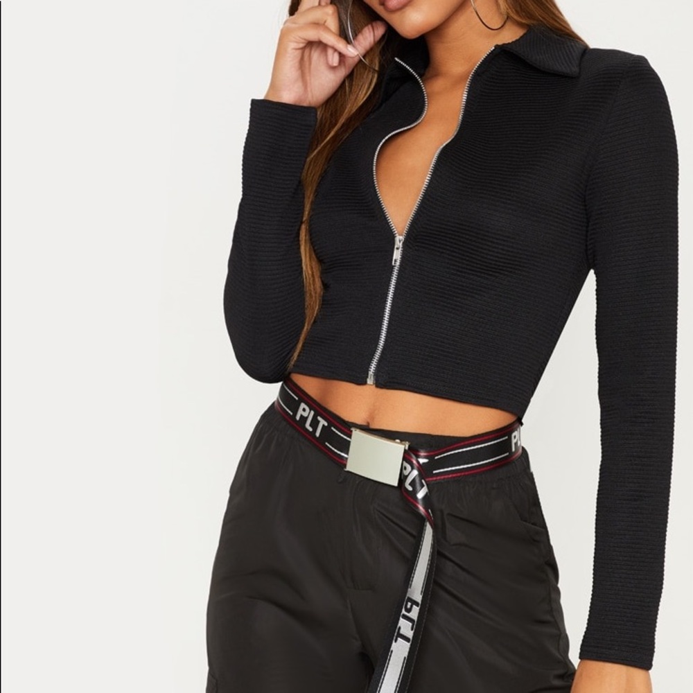 RIBBED BLACK ZIP UP LONG SLEEVE